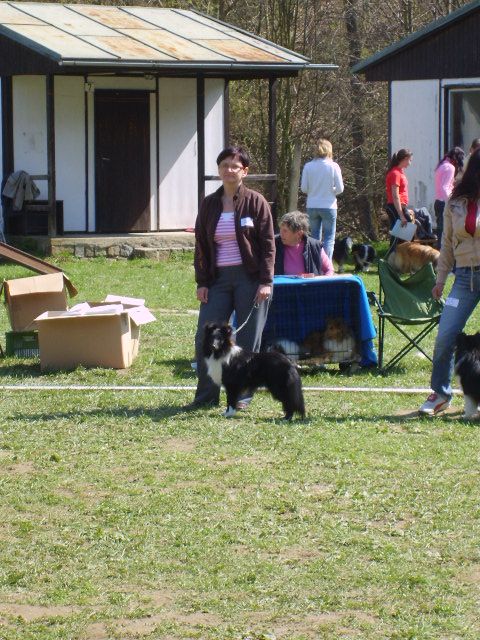 Mamka vystavuje Elinku